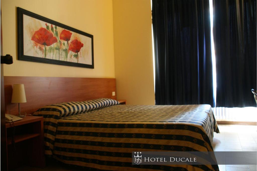 Hotel Ducale Vigevano Cameră foto