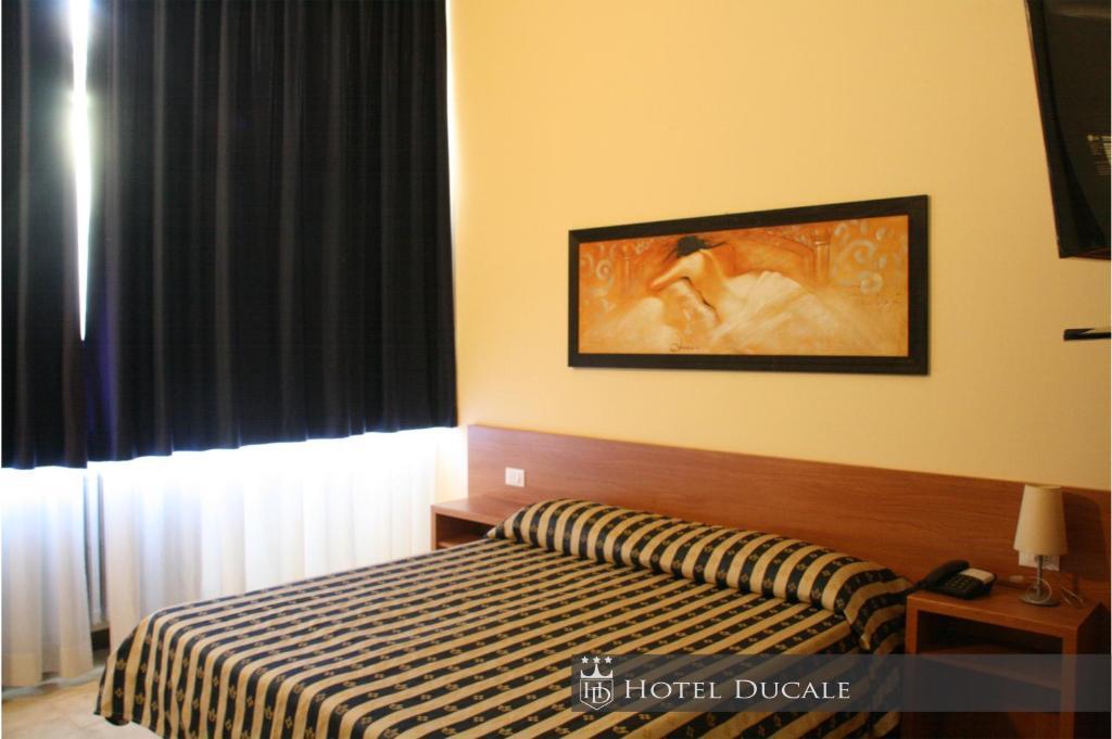 Hotel Ducale Vigevano Cameră foto